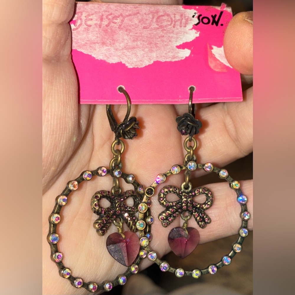 BETSEY JOHNSON Vintage Bow & Heart Aurora Borealis Crystal Hoop Earrings NEW NWT